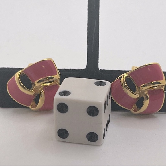 Vintage, gold tone and pink enamel clip on earrings with screws. Signed JS - Picture 11 of 11